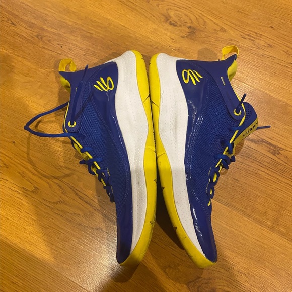 Under armour curry - Picture 2 of 3